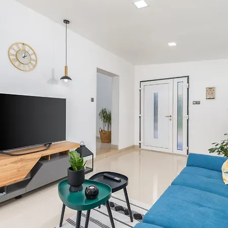 Pet Friendly In With Jacuzzi * Vodnjan