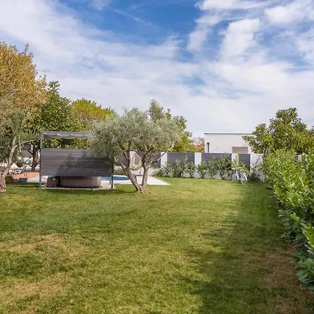 Nyaraló Pet Friendly In With Jacuzzi